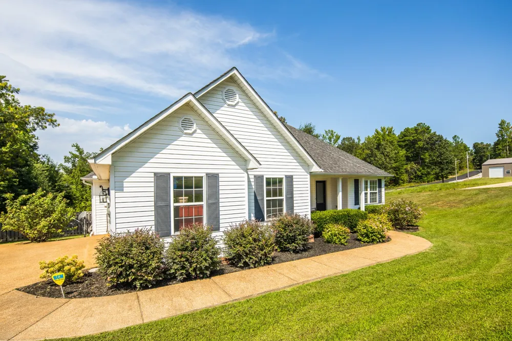 405 Persimmon Ln Lexington, TN 38351