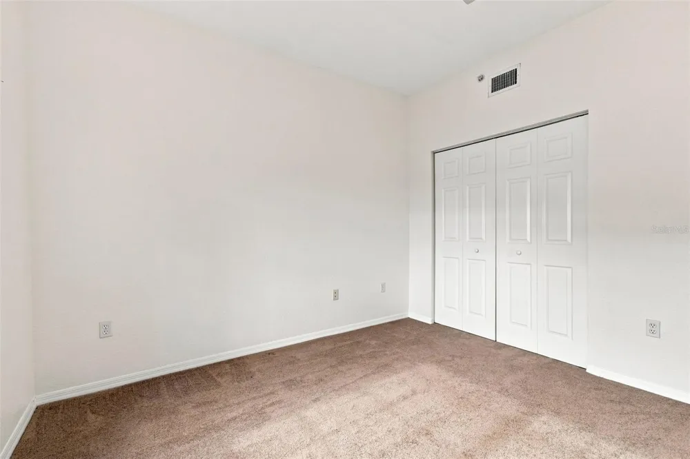 9801 MEADOW FIELD CIRCLE Tampa, FL 33626