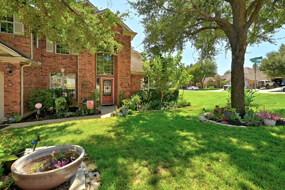 418 S Lynnwood Trail Cedar Park, TX 78613