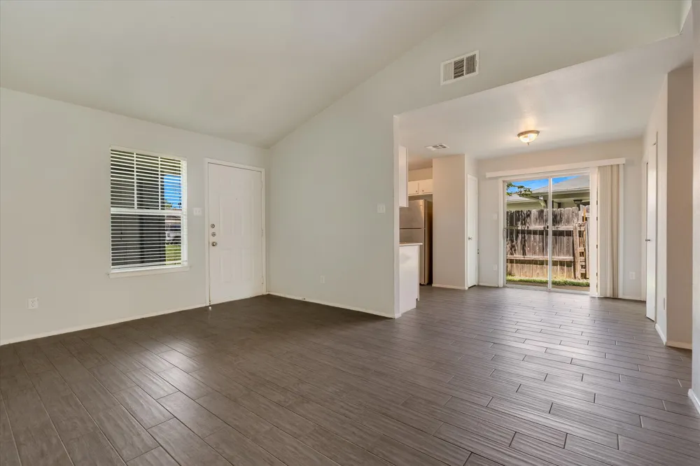 11906 Sunhillow Bend #A Austin, TX 78758