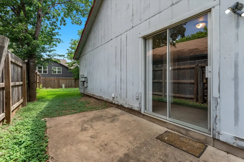 11906 Sunhillow Bend #A Austin, TX 78758