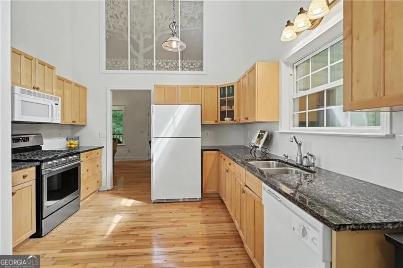 207 Raindance LN Clayton, GA 30525