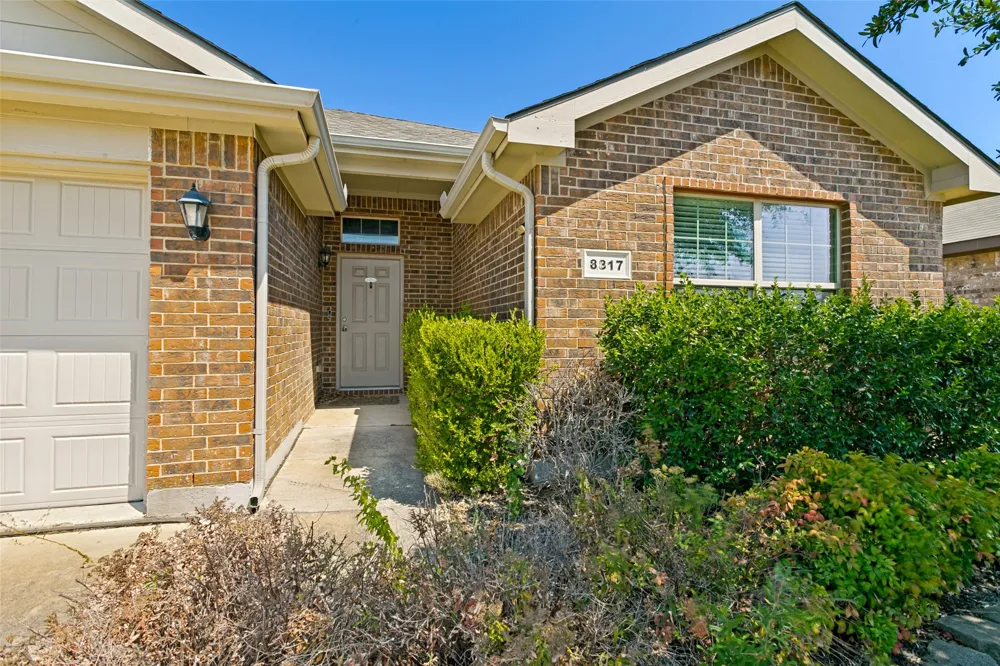 8817 Poynter Street Fort Worth, TX 76123