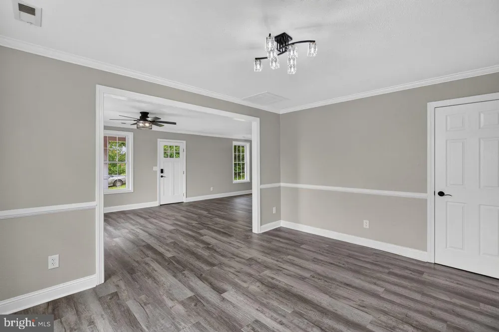91 GRACE STREET Grottoes, VA 24441
