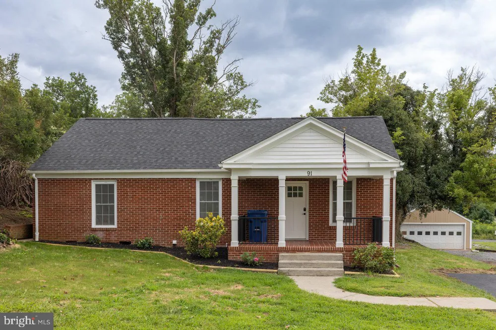 91 GRACE STREET Grottoes, VA 24441