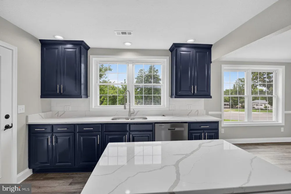 91 GRACE STREET Grottoes, VA 24441