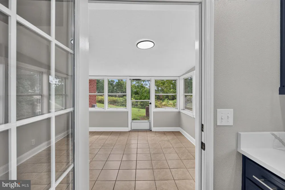 91 GRACE STREET Grottoes, VA 24441