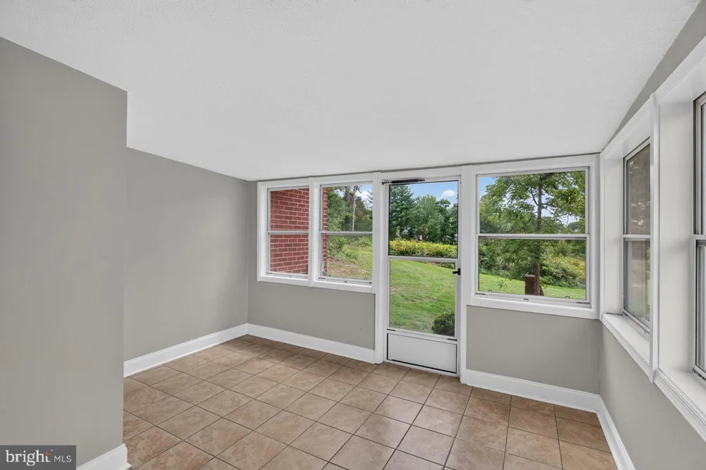 91 GRACE STREET Grottoes, VA 24441