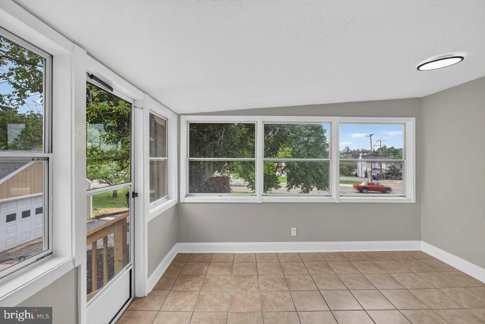 91 GRACE STREET Grottoes, VA 24441