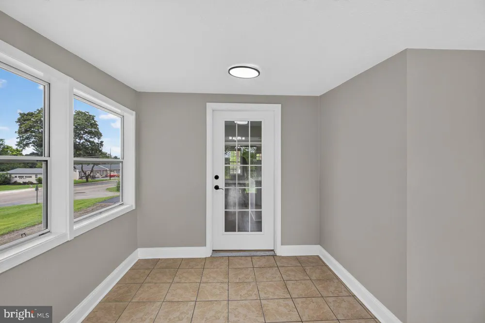 91 GRACE STREET Grottoes, VA 24441