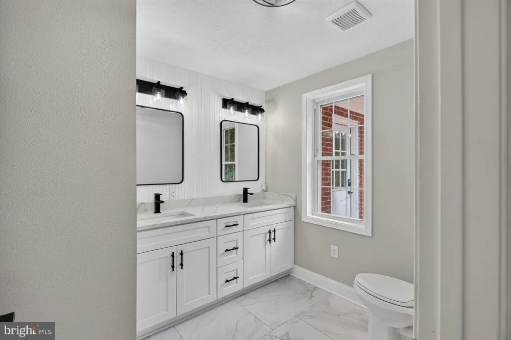 91 GRACE STREET Grottoes, VA 24441