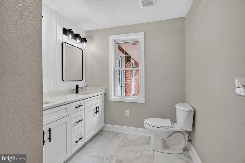 91 GRACE STREET Grottoes, VA 24441