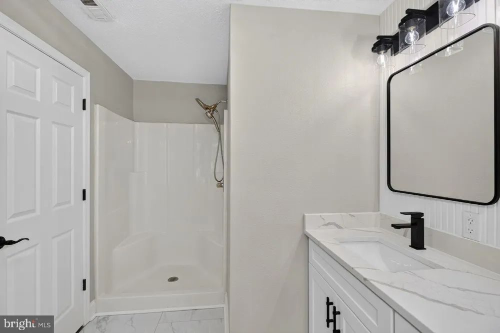 91 GRACE STREET Grottoes, VA 24441