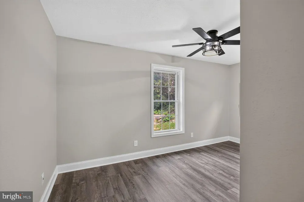 91 GRACE STREET Grottoes, VA 24441