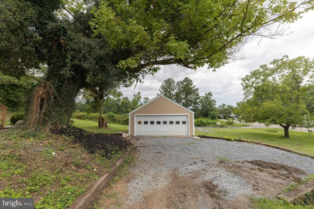 91 GRACE STREET Grottoes, VA 24441