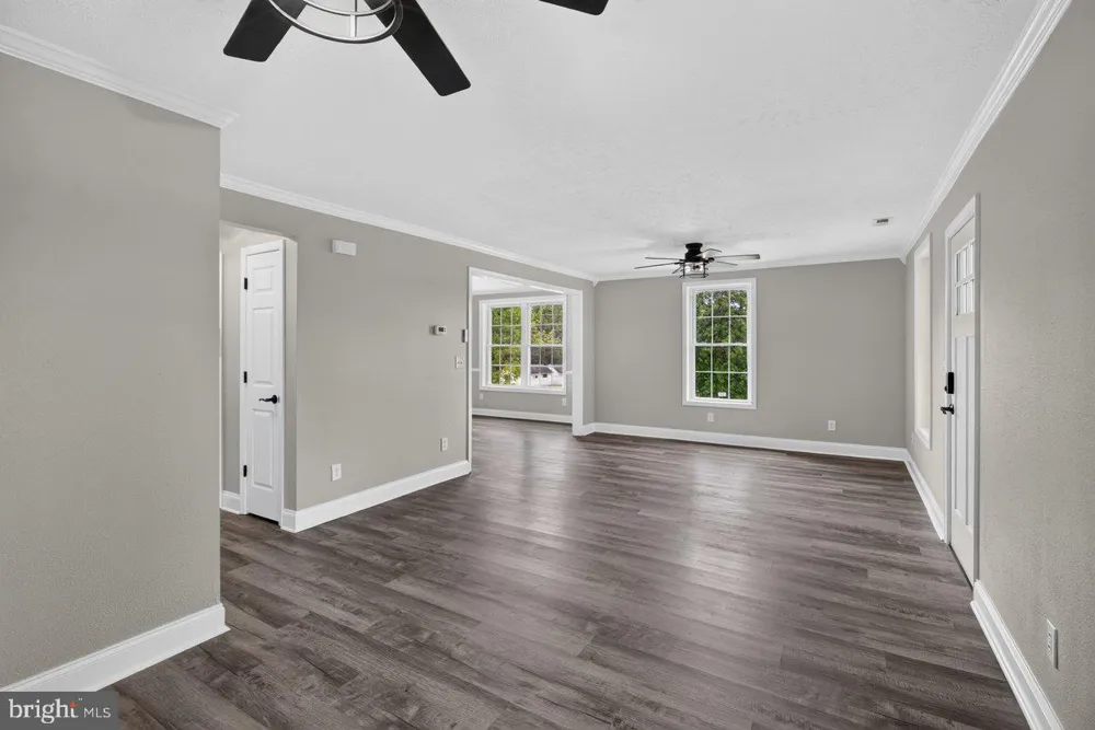 91 GRACE STREET Grottoes, VA 24441