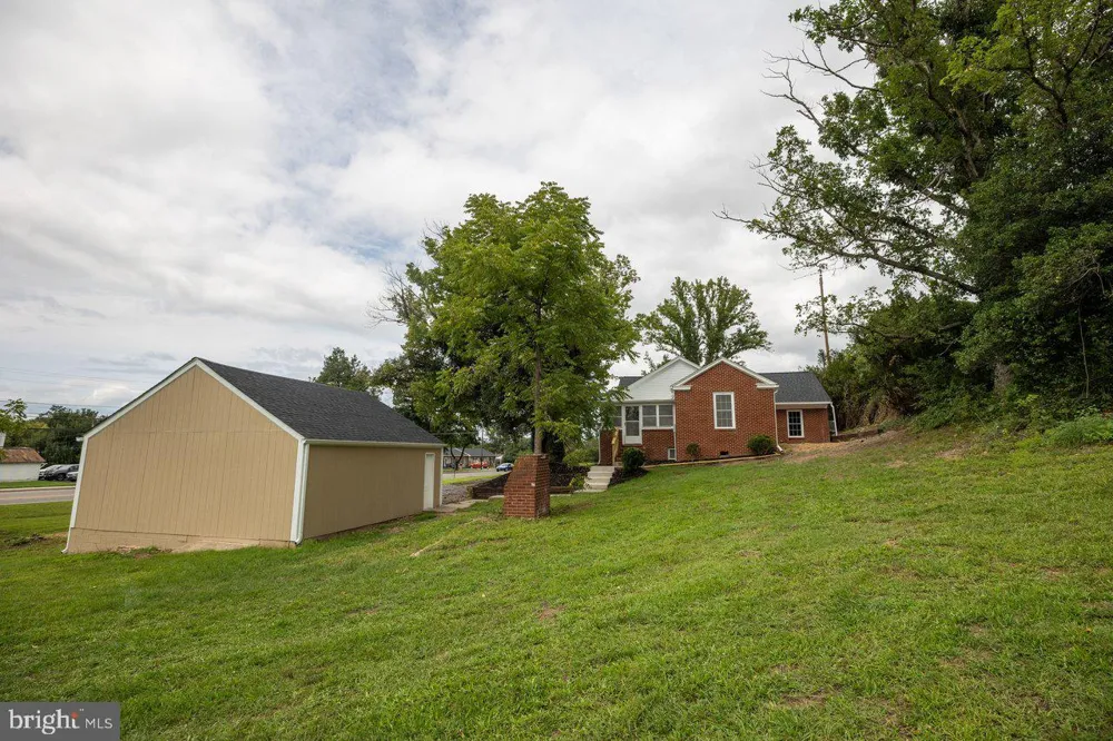91 GRACE STREET Grottoes, VA 24441
