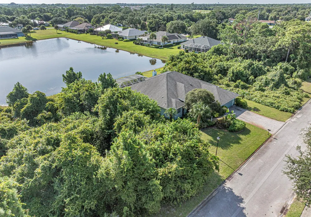 6640 49TH COURT Vero Beach, FL 32967