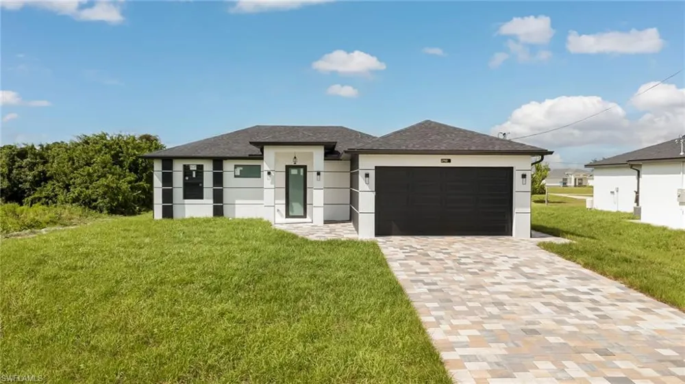 2702 11Th St SW Lehigh Acres, FL 33976