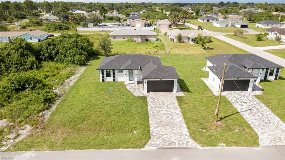 2702 11Th St SW Lehigh Acres, FL 33976