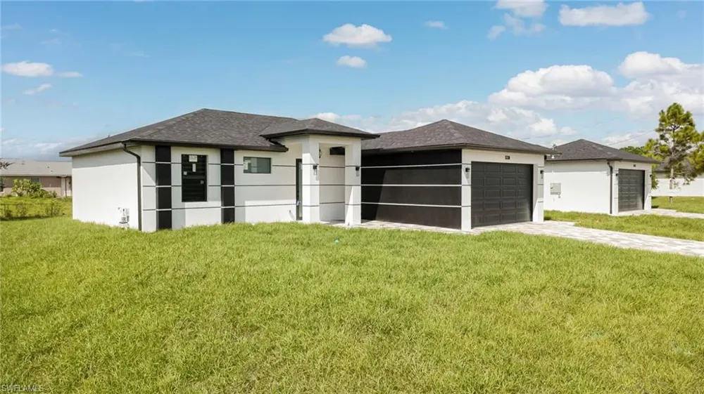 2702 11Th St SW Lehigh Acres, FL 33976