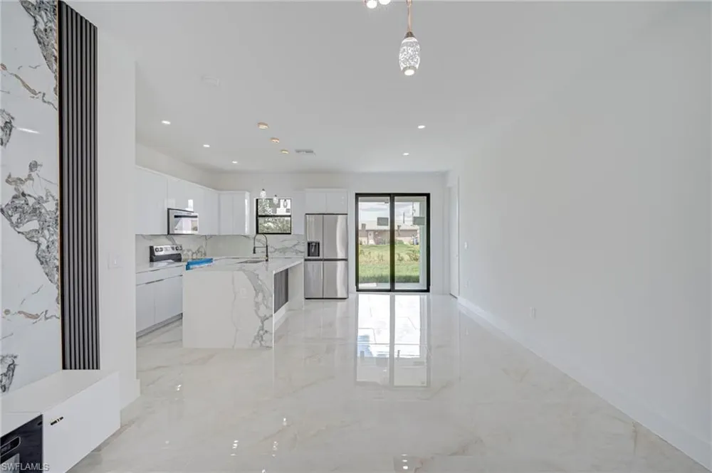 2702 11Th St SW Lehigh Acres, FL 33976