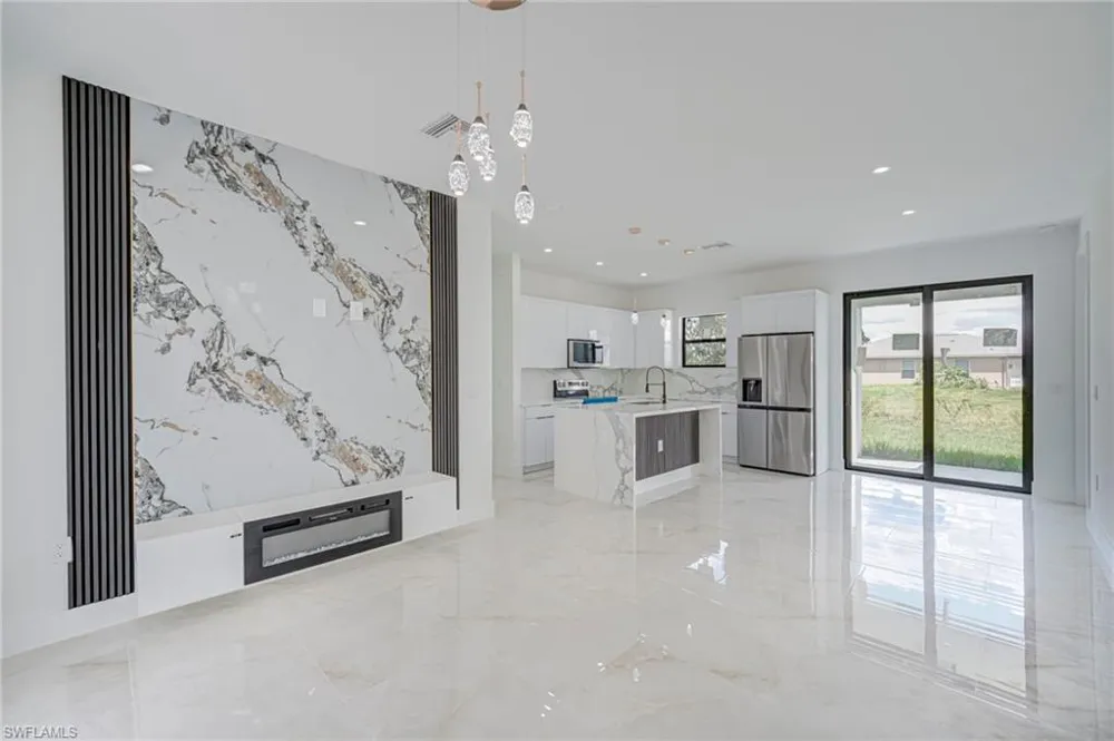2702 11Th St SW Lehigh Acres, FL 33976