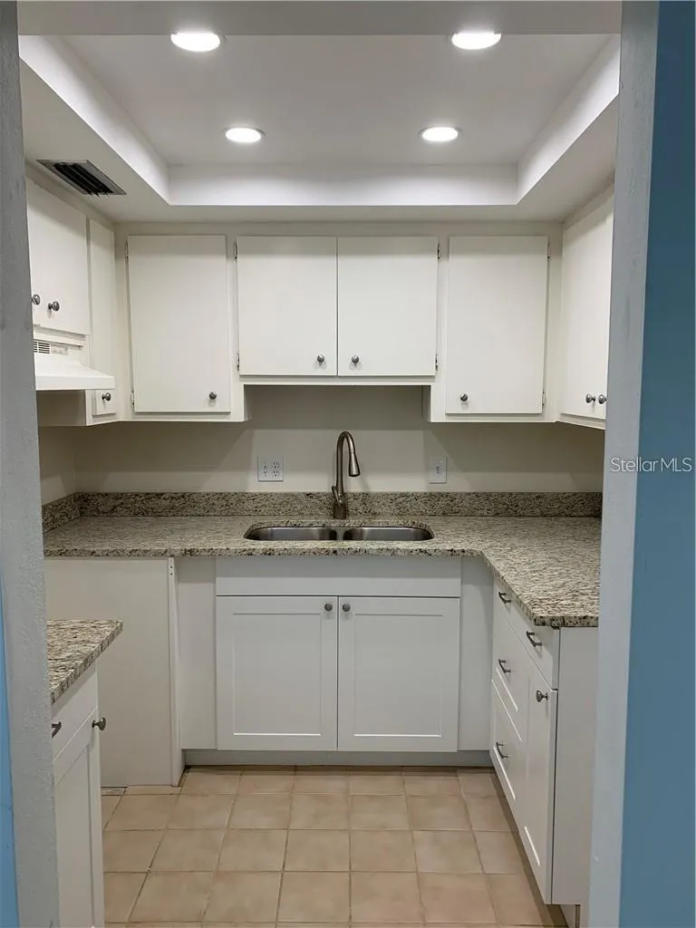 4035 S SCHOOL AVENUE #D2 Sarasota, FL 34231
