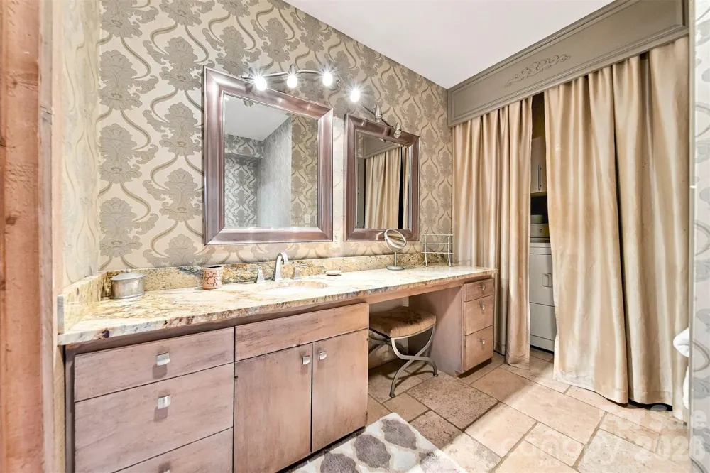 6580 Central Drive Conover, NC 28613
