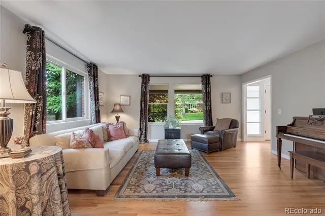 5447 S Iola Way Englewood, CO 80111