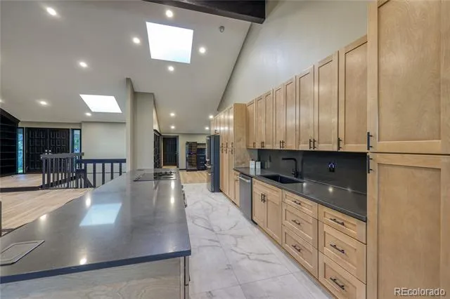 27 Beacon Hill Lane Greenwood Village, CO 80111