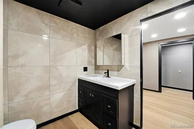 27 Beacon Hill Lane Greenwood Village, CO 80111