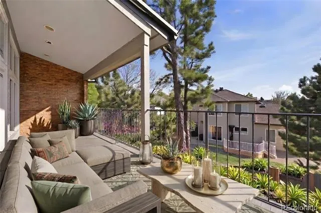 27 Beacon Hill Lane Greenwood Village, CO 80111