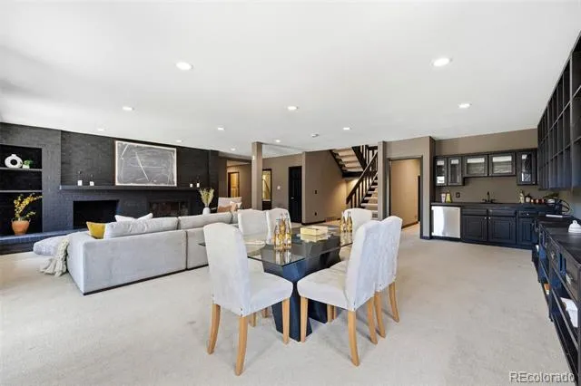 27 Beacon Hill Lane Greenwood Village, CO 80111