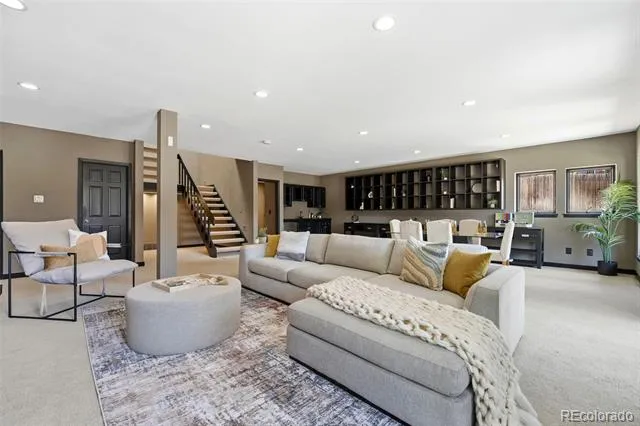 27 Beacon Hill Lane Greenwood Village, CO 80111