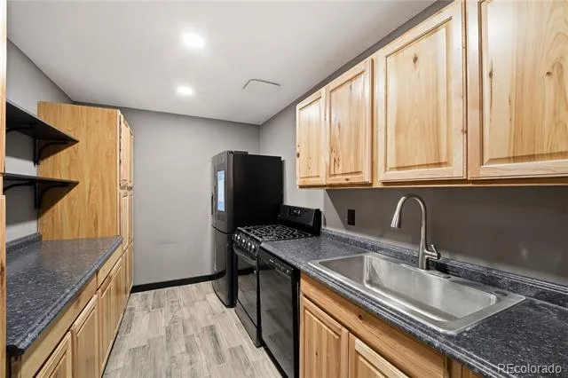 27 Beacon Hill Lane Greenwood Village, CO 80111
