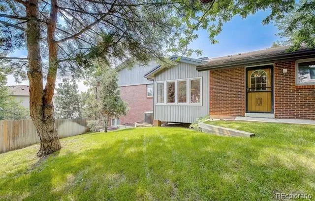 27 Beacon Hill Lane Greenwood Village, CO 80111