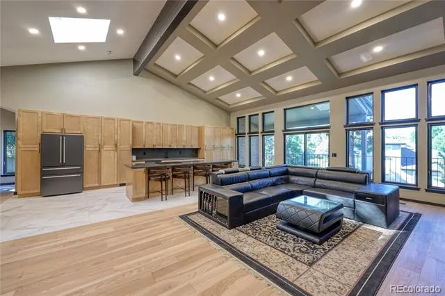 27 Beacon Hill Lane Greenwood Village, CO 80111