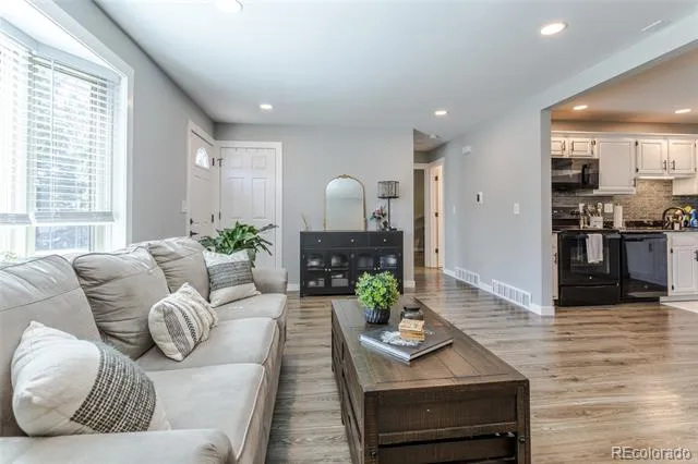 7135 Welch Court Arvada, CO 80004