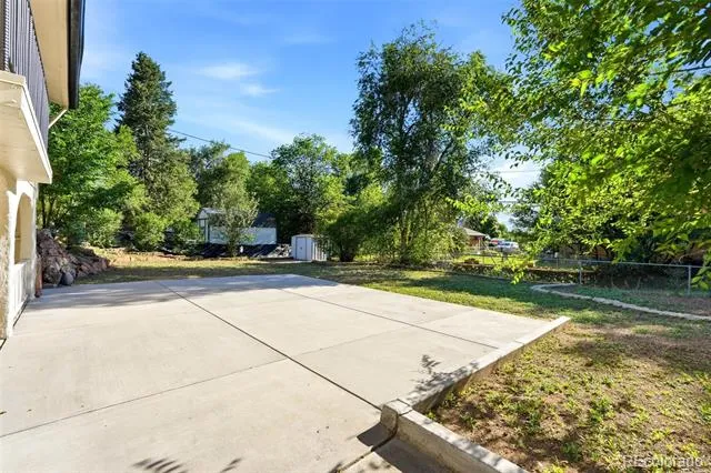 6005 S Sycamore Street Littleton, CO 80120