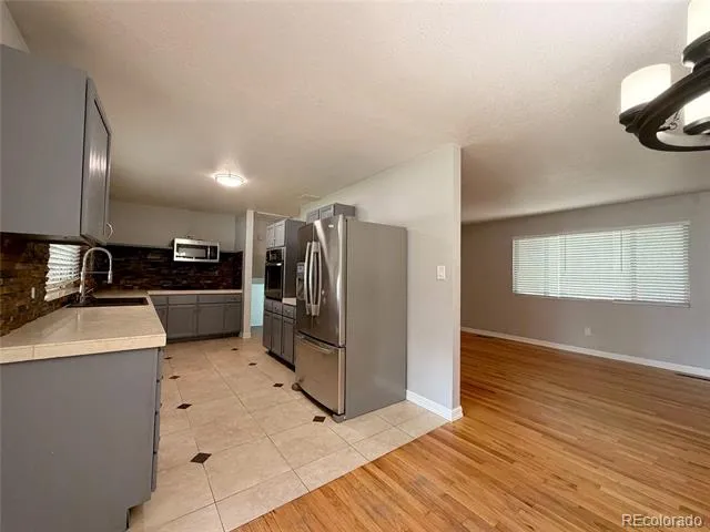 945 Dearborn Street Aurora, CO 80011