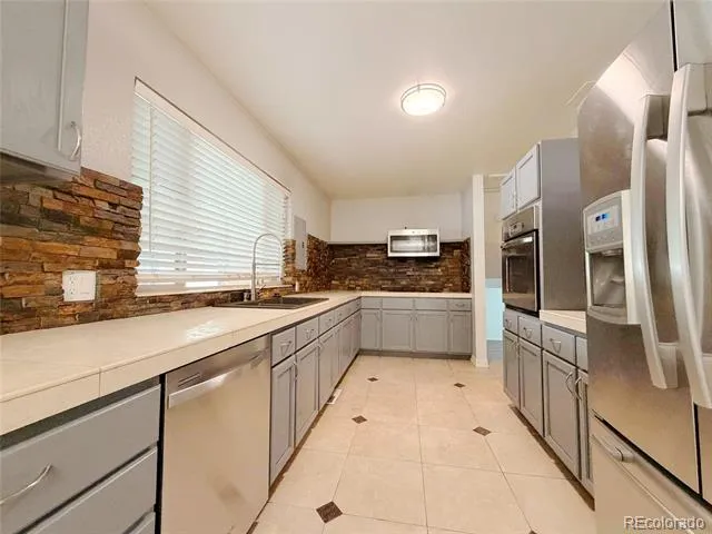 945 Dearborn Street Aurora, CO 80011