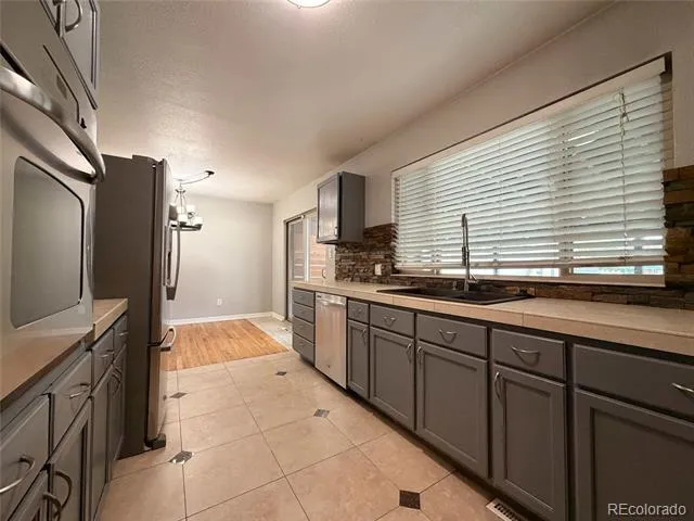 945 Dearborn Street Aurora, CO 80011