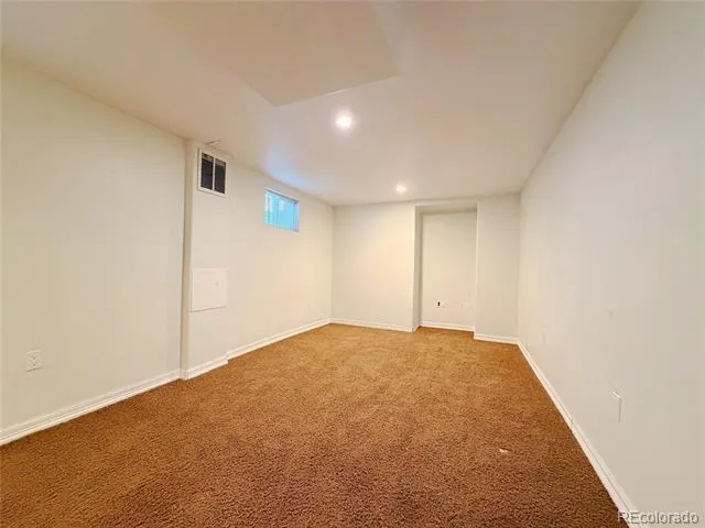 945 Dearborn Street Aurora, CO 80011