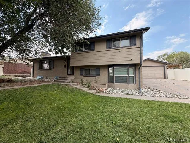 945 Dearborn Street Aurora, CO 80011