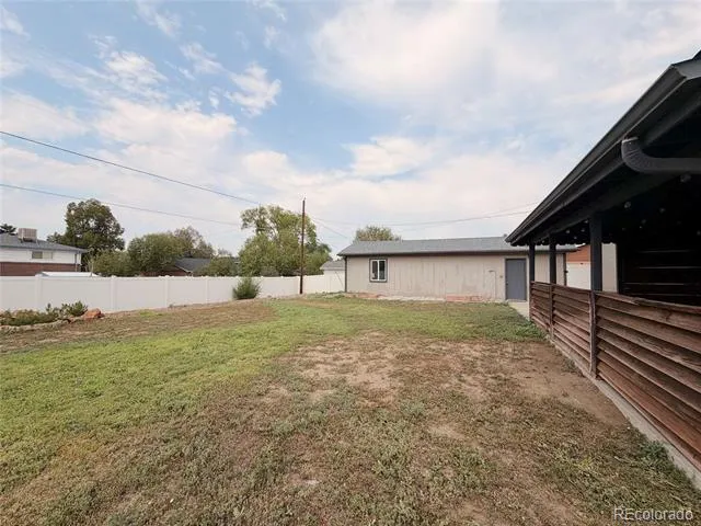 945 Dearborn Street Aurora, CO 80011