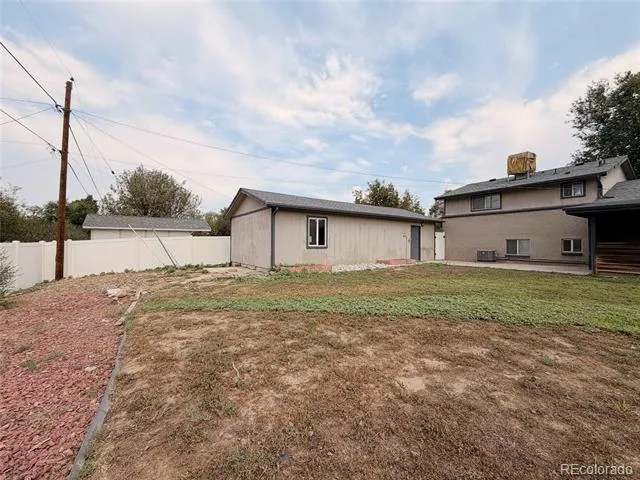 945 Dearborn Street Aurora, CO 80011