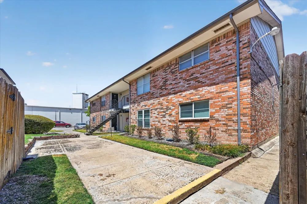 8071 Meadow Road #219 Dallas, TX 75231