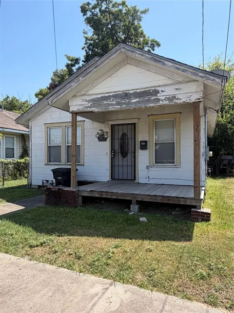 6830 Avenue I