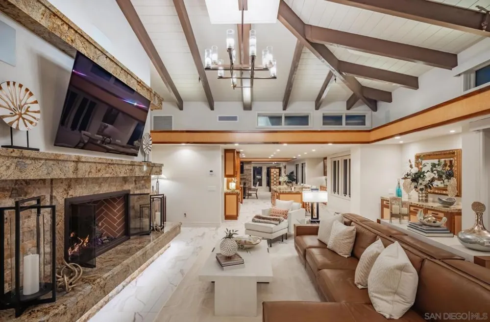 187 Cherry Ave Carlsbad, CA 92008
